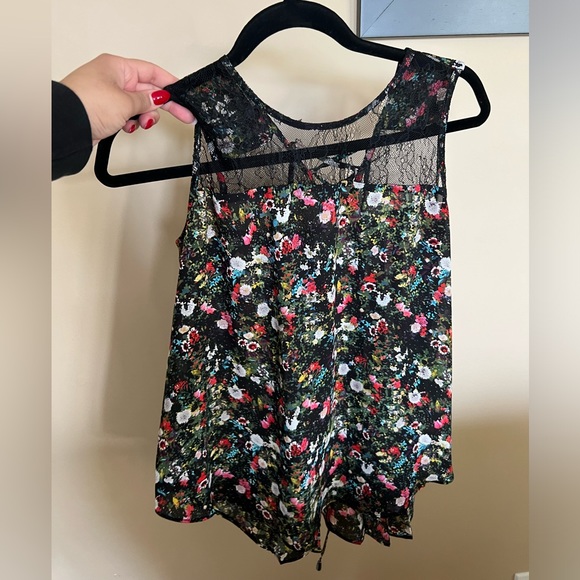 Brand new women’s sleeveless blouse for sale - Picture 1 of 3